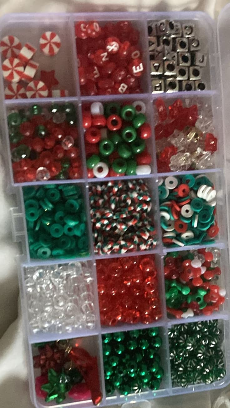 Stall media for Twine And Treats